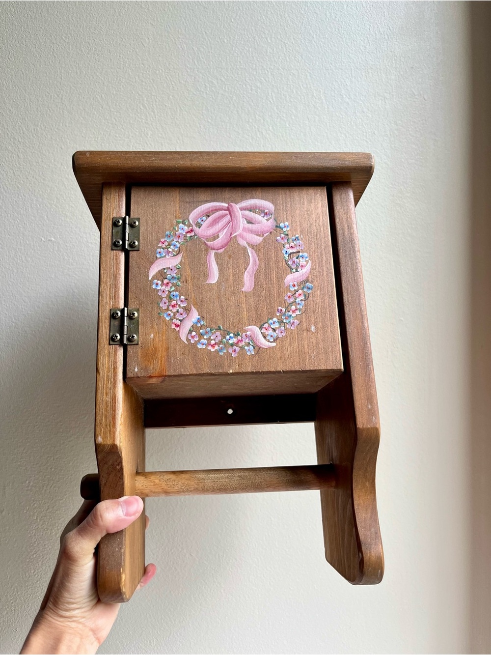 Vintage Hand-Painted Wooden Wall Toilet Holder Cabinet with Pink Bow Wreath